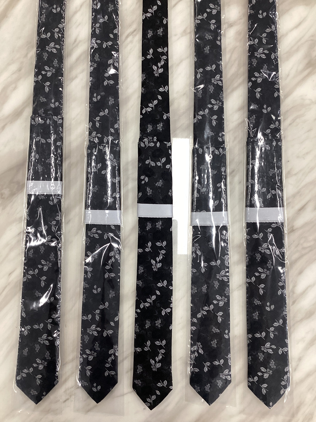 Formal Men’s Necktie with Pocket Square