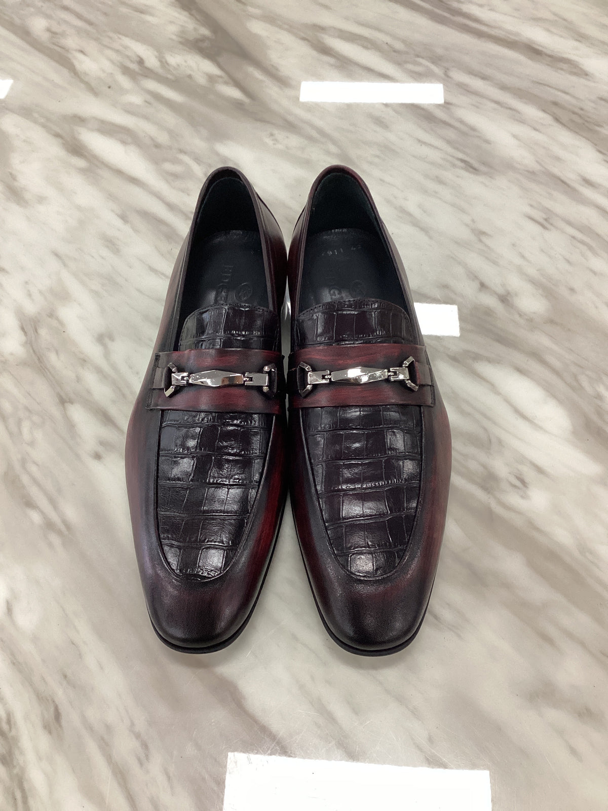 Men’s Crocodile-Embossed Leather Loafers with Metal Bit