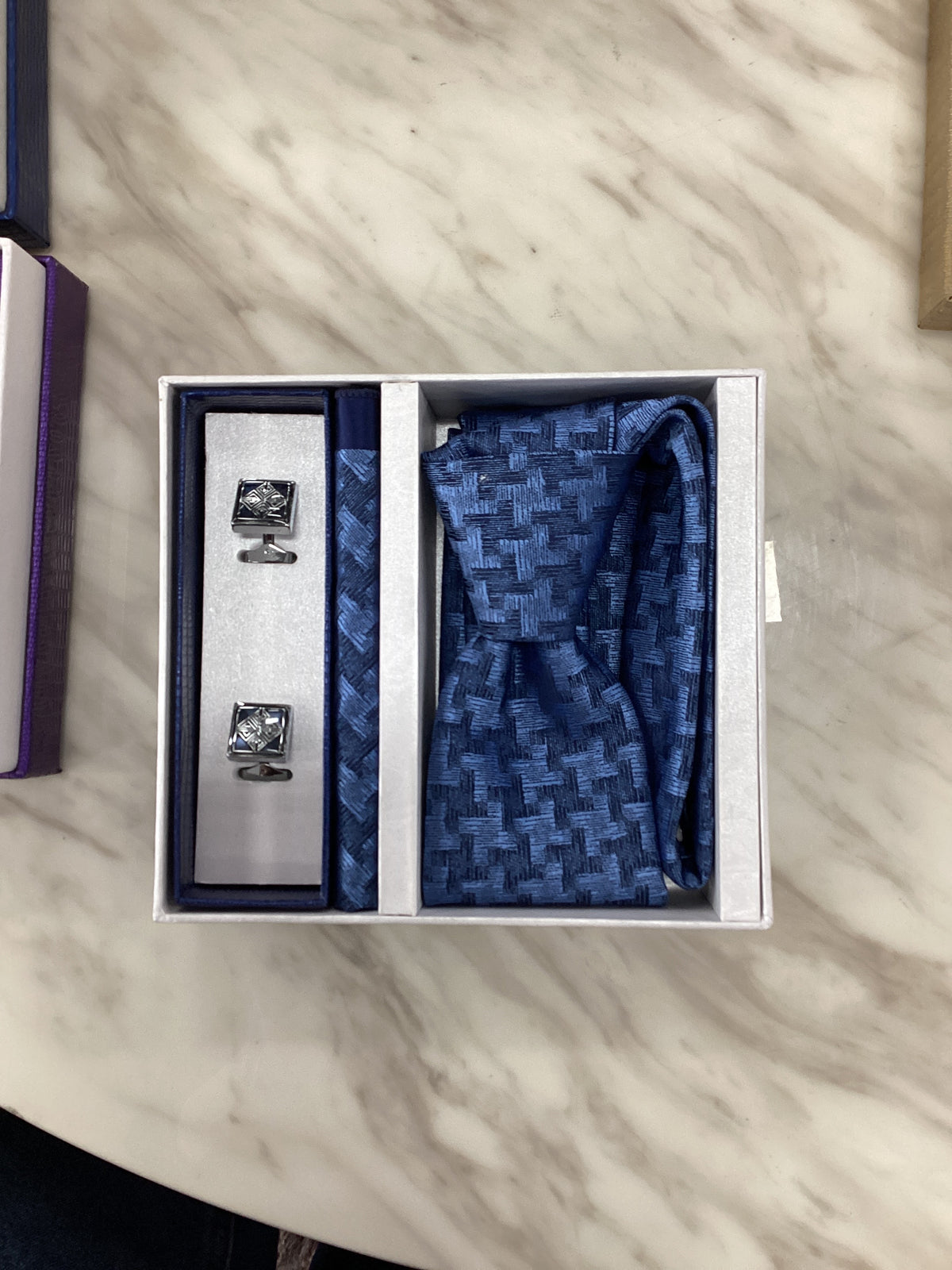 Pierre Cavelli Men’s Paisley Tie, Pocket Square & Cufflinks Gift Set