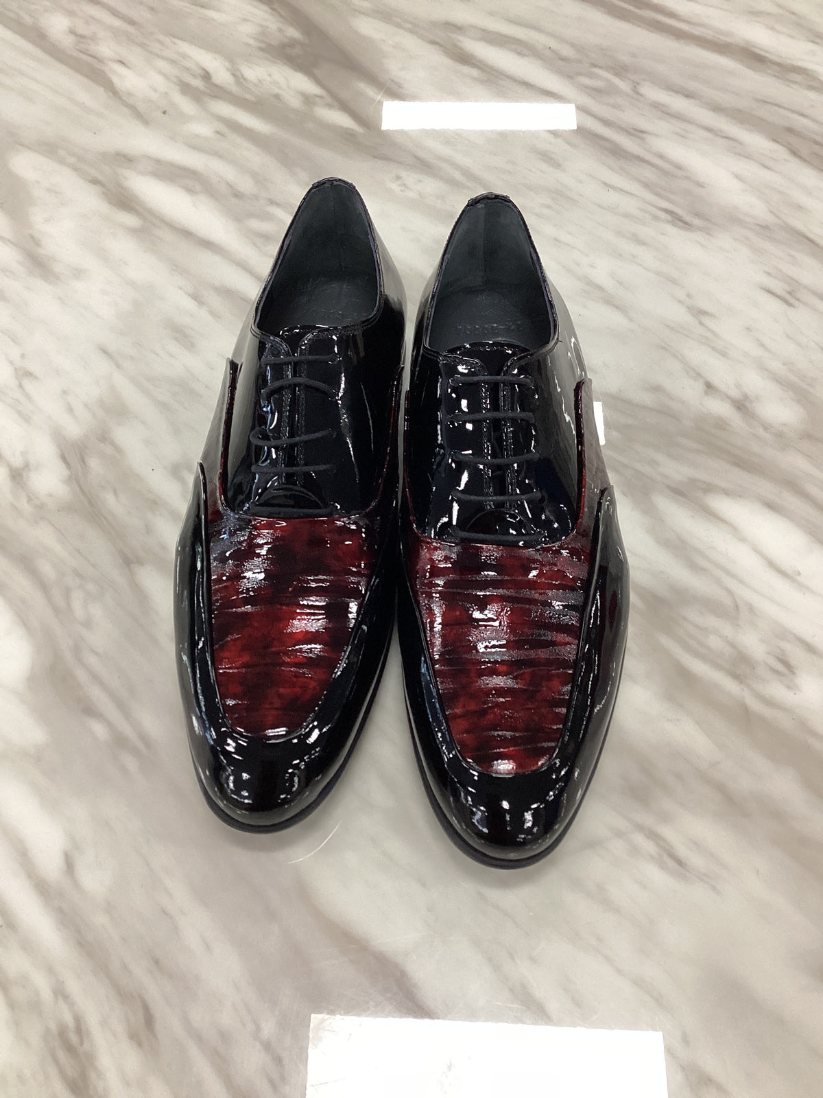 Man’s Patent Leather Formal Shoes.(FFF)