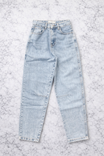 Women’s High-Waist Fit Jeans