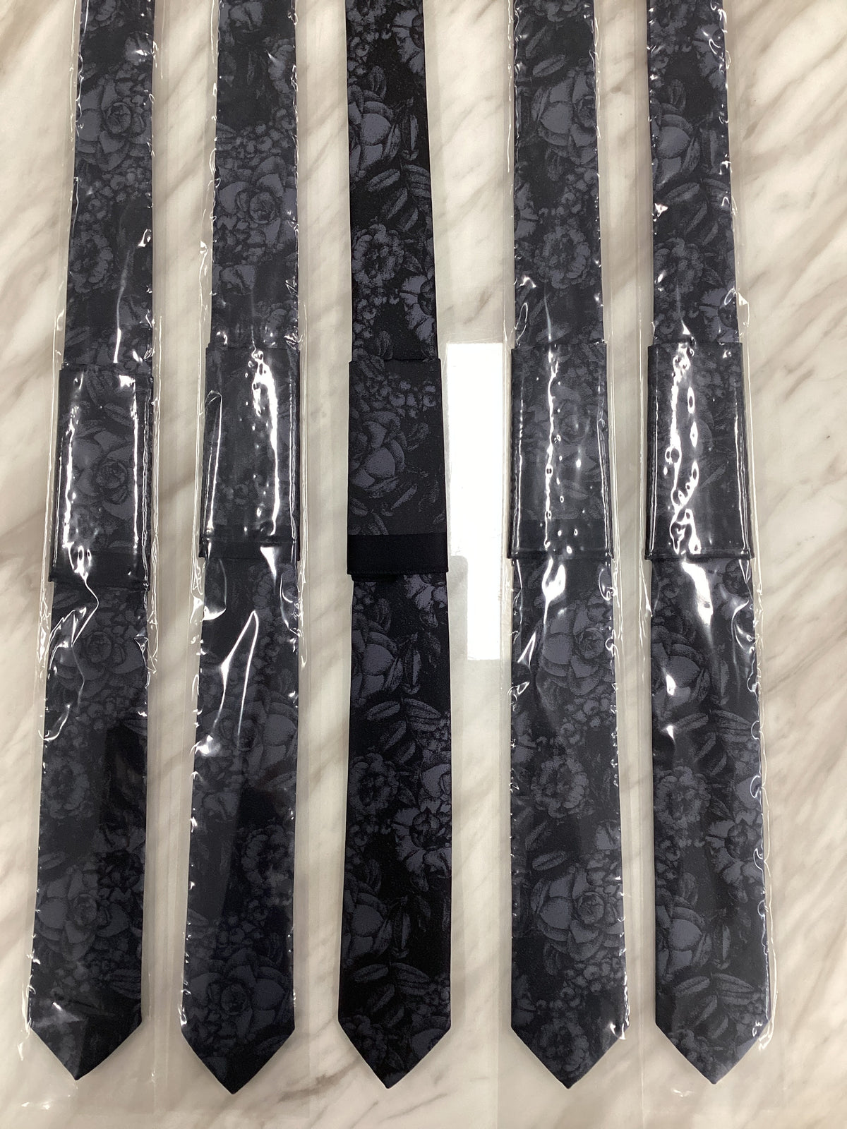 Formal Men’s Necktie with Pocket Square