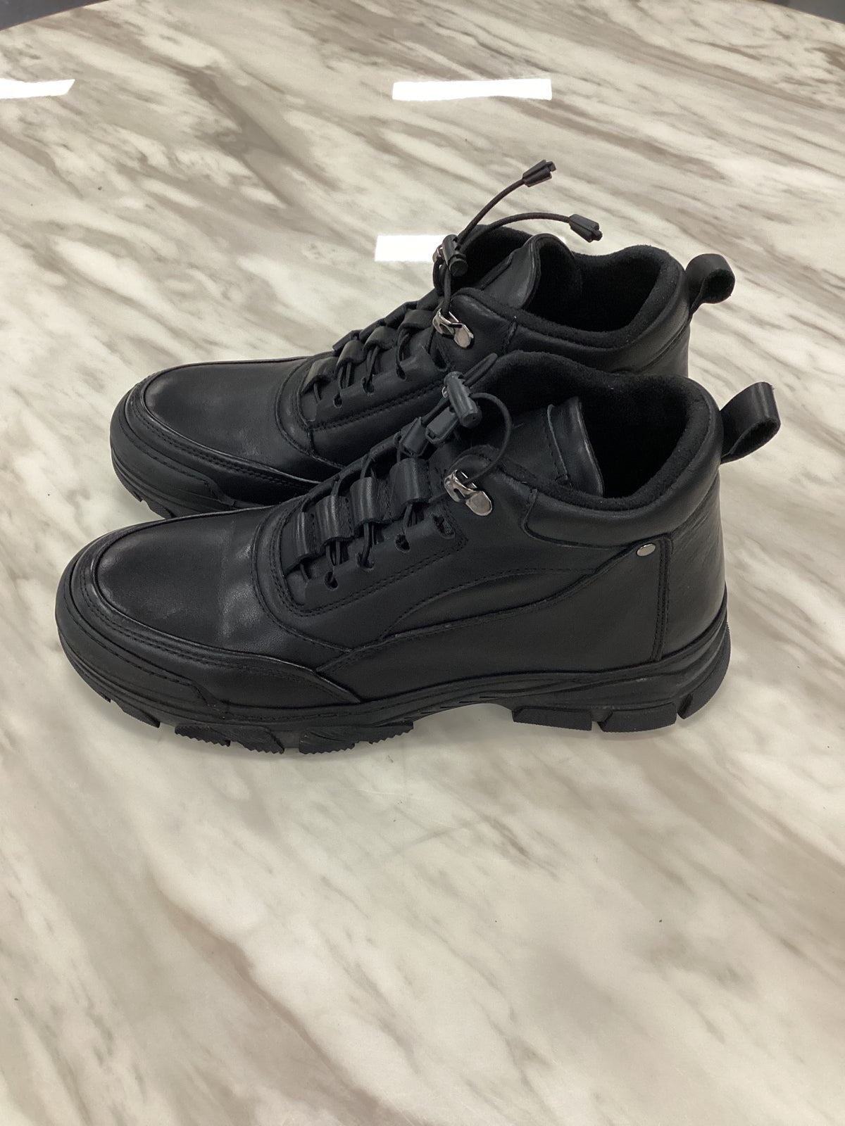 Men’s Black Leather Sneakers with Quick Lace System