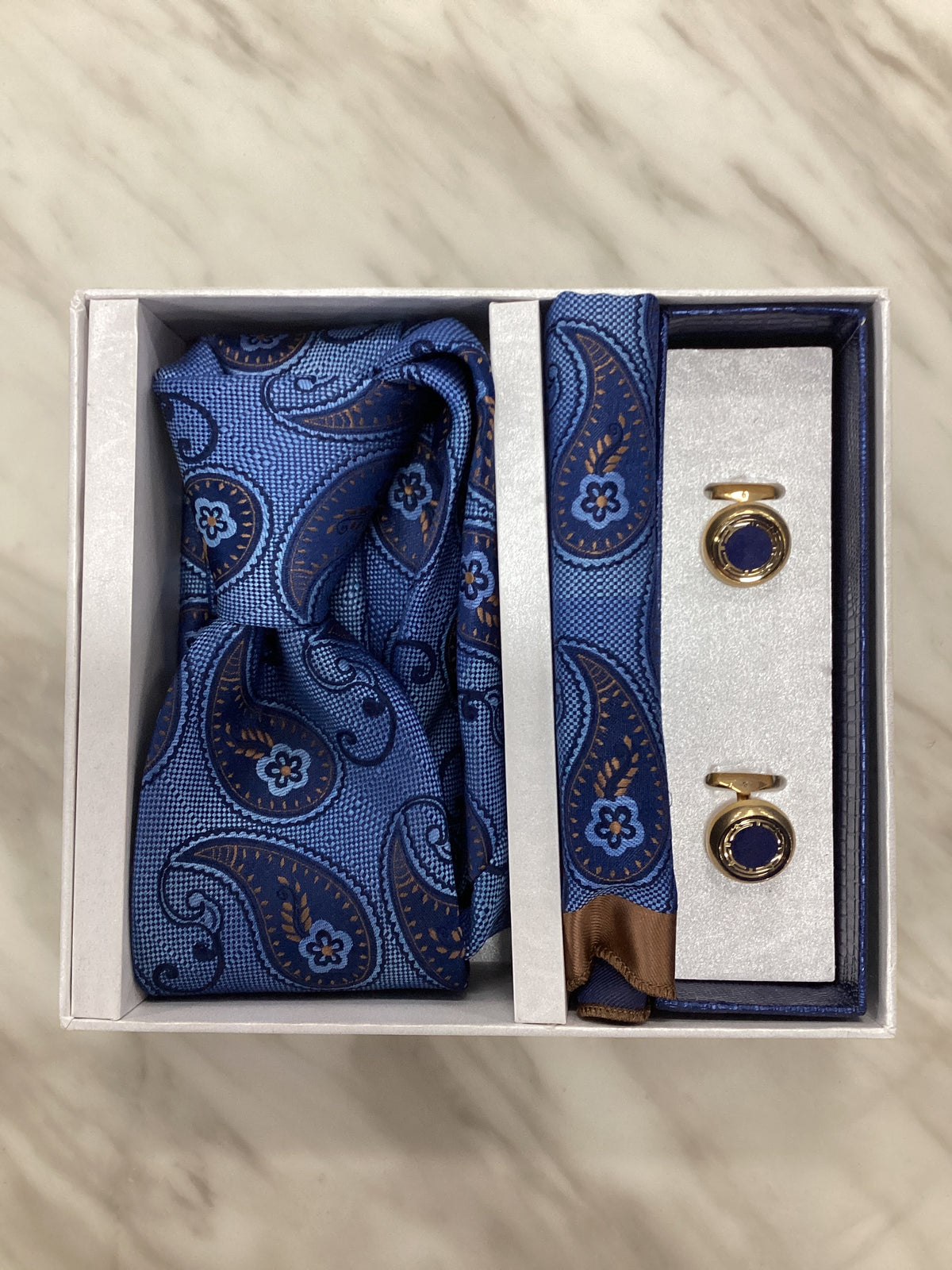 Pierre Cavelli Men’s Paisley Tie, Pocket Square & Cufflinks Gift Set