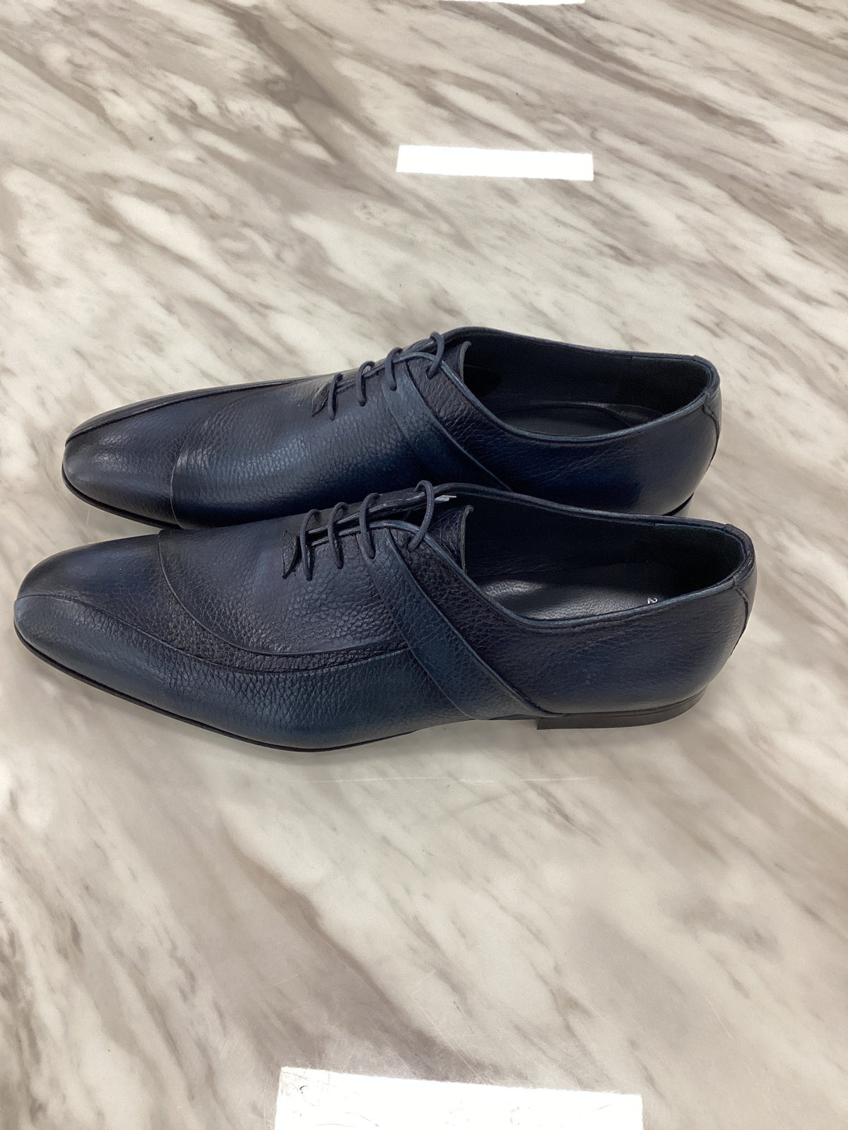 Men’s Textured Leather Dress Shoes