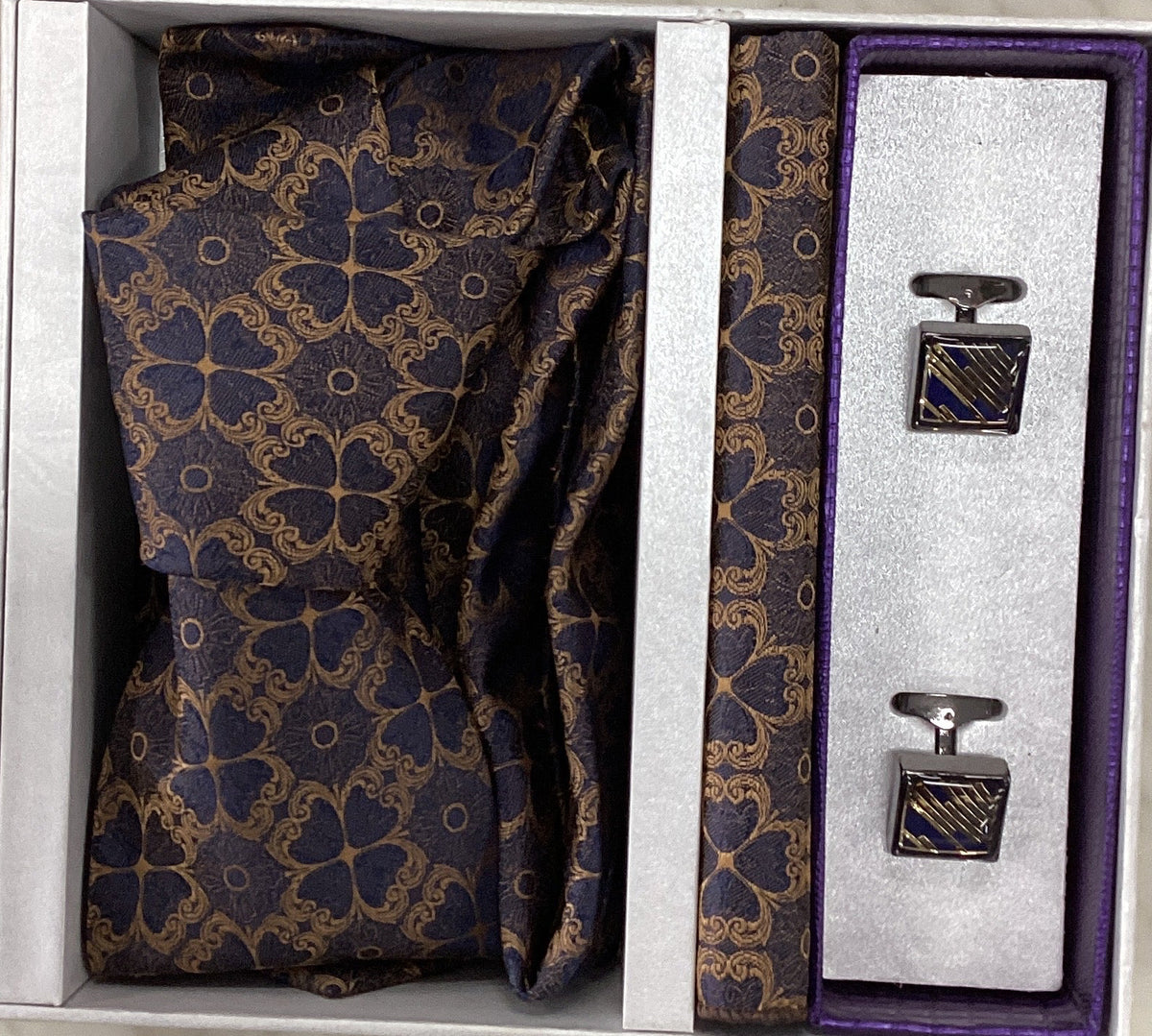 Pierre Cavelli Men’s Paisley Tie, Pocket Square & Cufflinks Gift Set