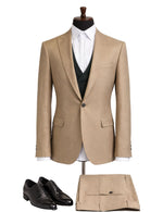 Edgers Men's Three-Piece Suit.(FFF)