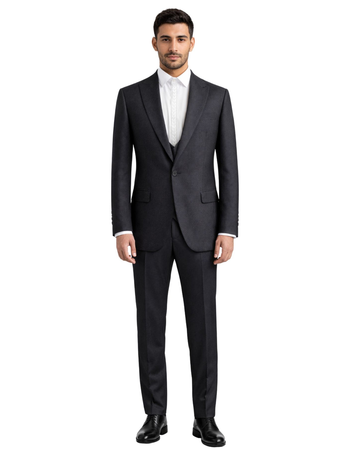 Edgers Men’s Three-Piece Suit.(FFF)