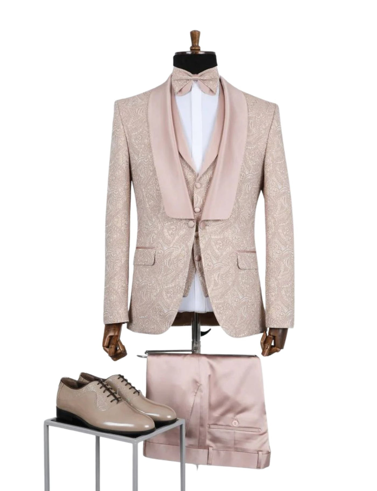 Edgers Men’s Three-Piece Suit + Bow tie