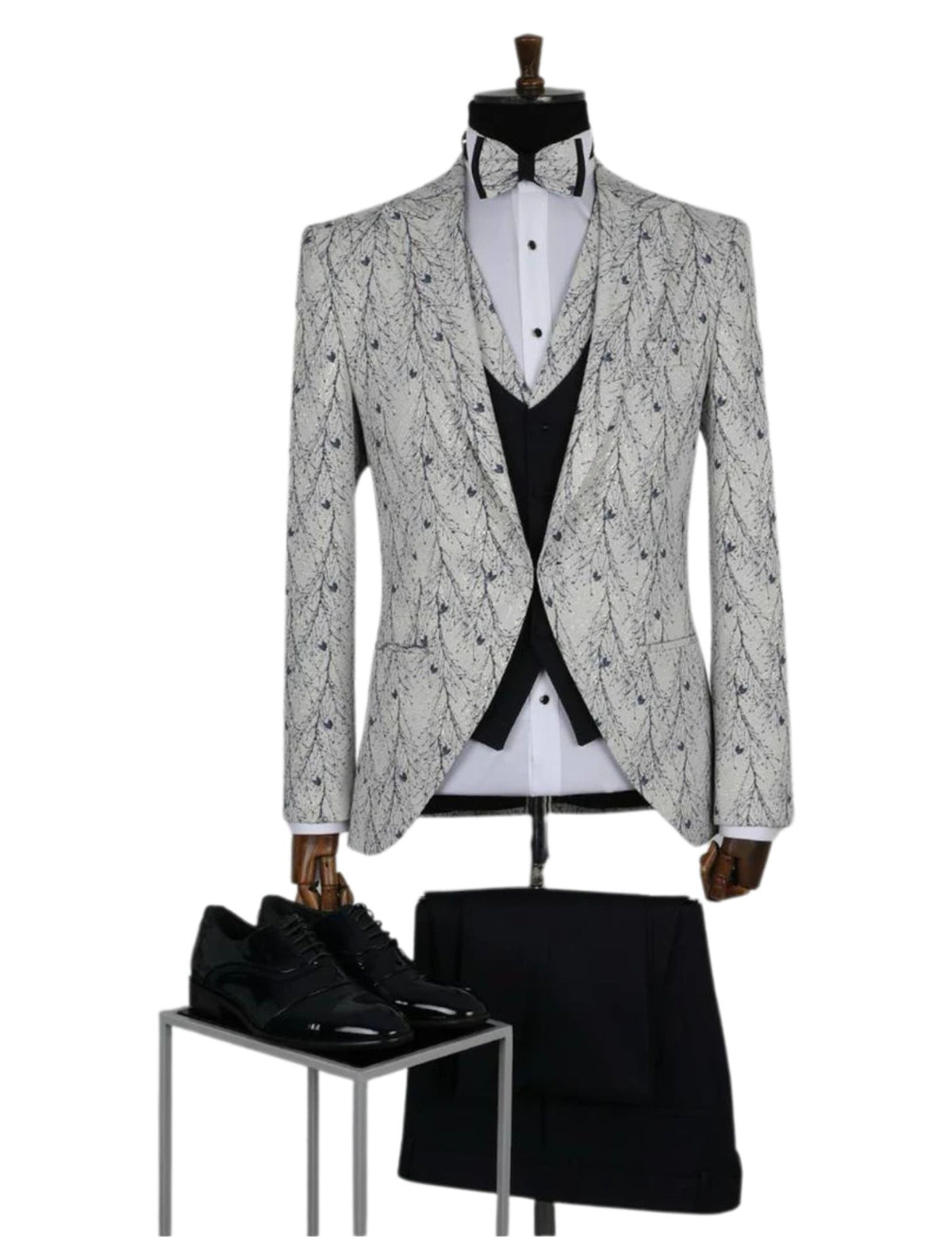 Edgers Men’s Three-Piece Suit + Bow tie.(FFF)
