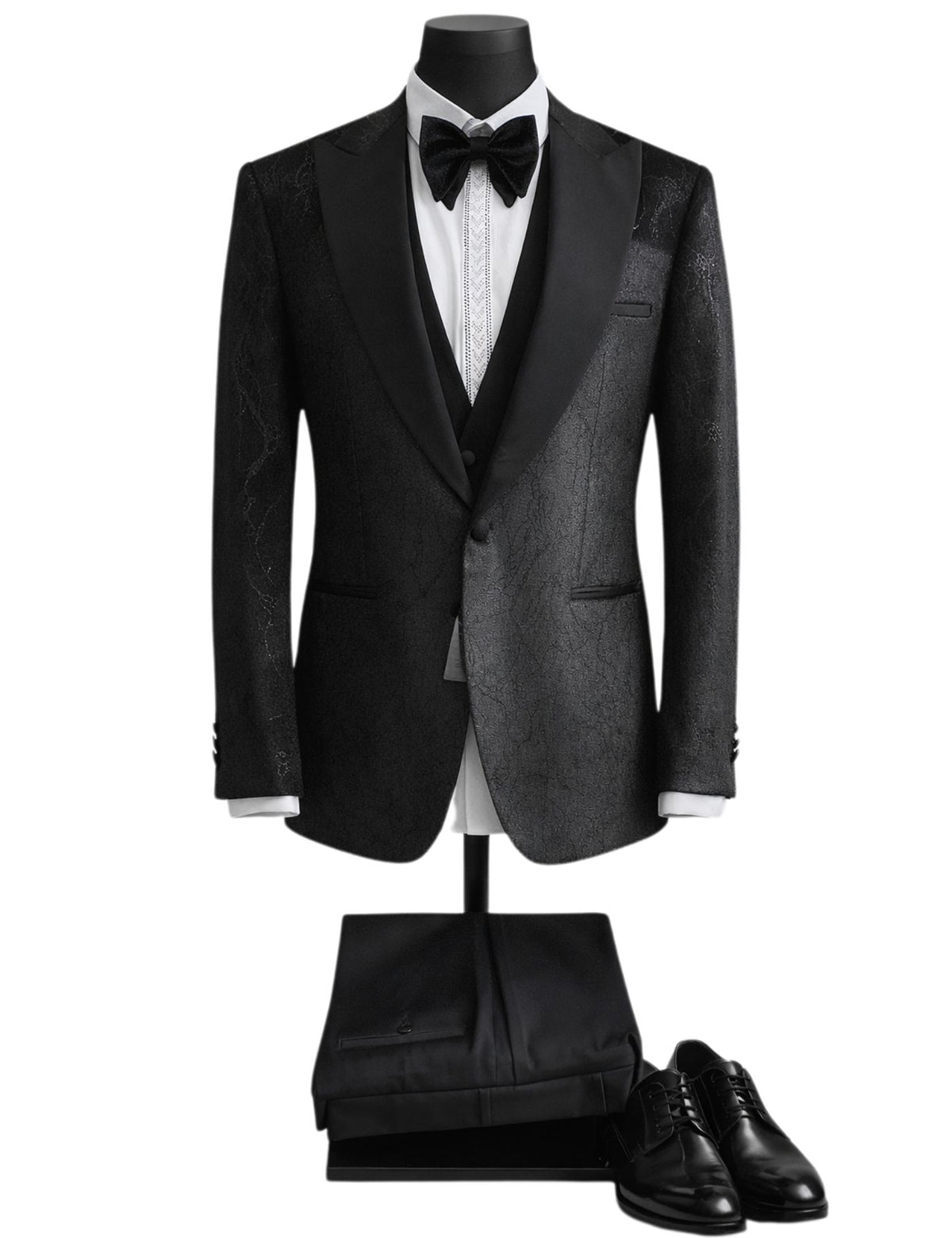 Edgers Men’s Three-Piece Suit + Bow tie.(FFF)
