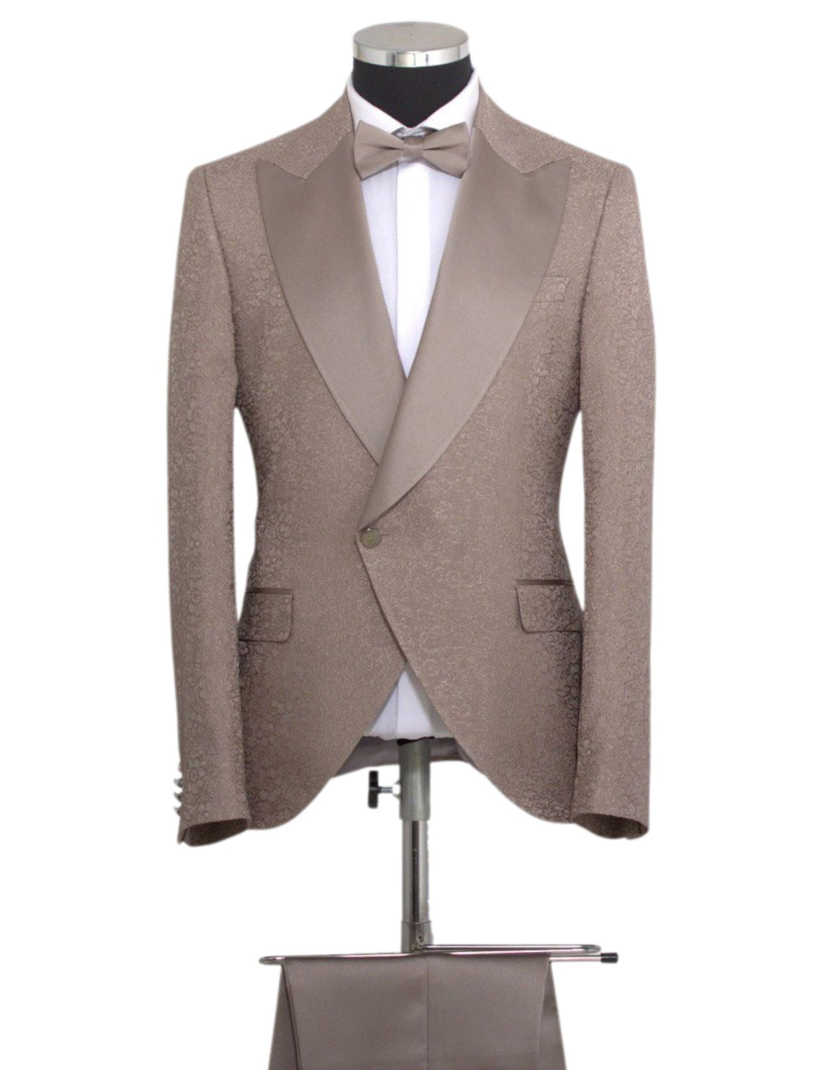Edgers Men’s Three-Piece Suit + Bow tie