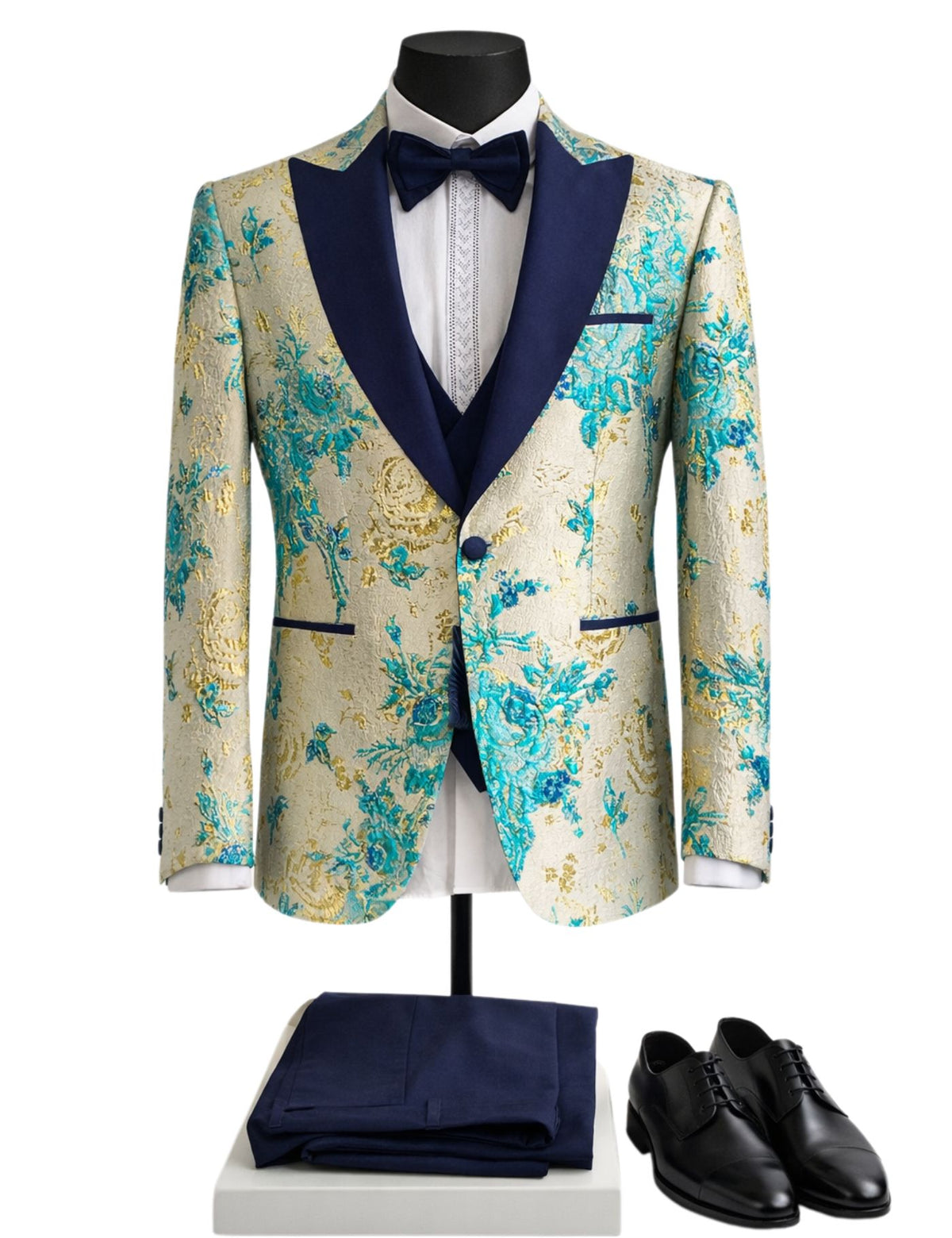 Edgers Men’s Three-Piece Suit + Bow tie