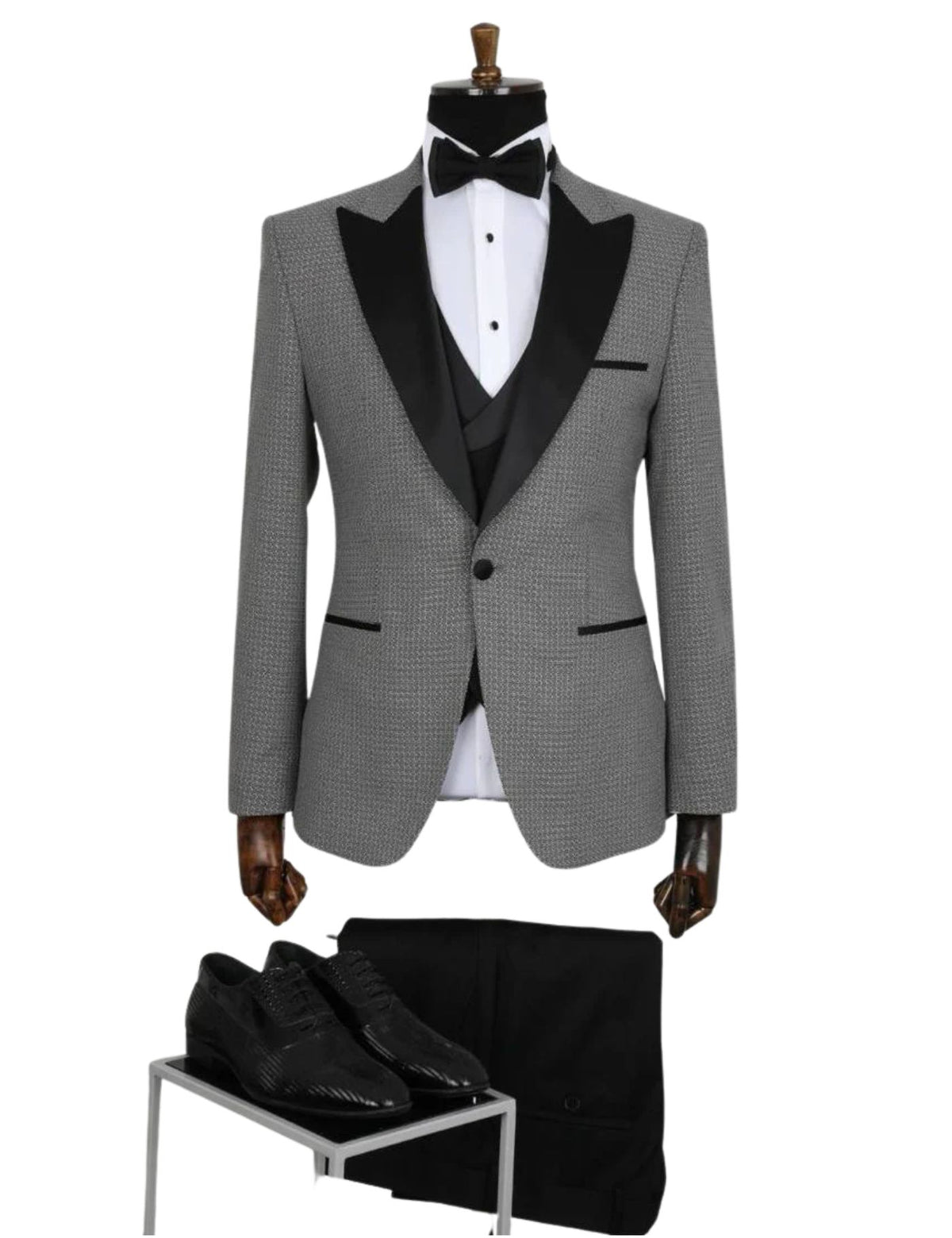 Edgers Men’s Three-piece Suit + Bow tie