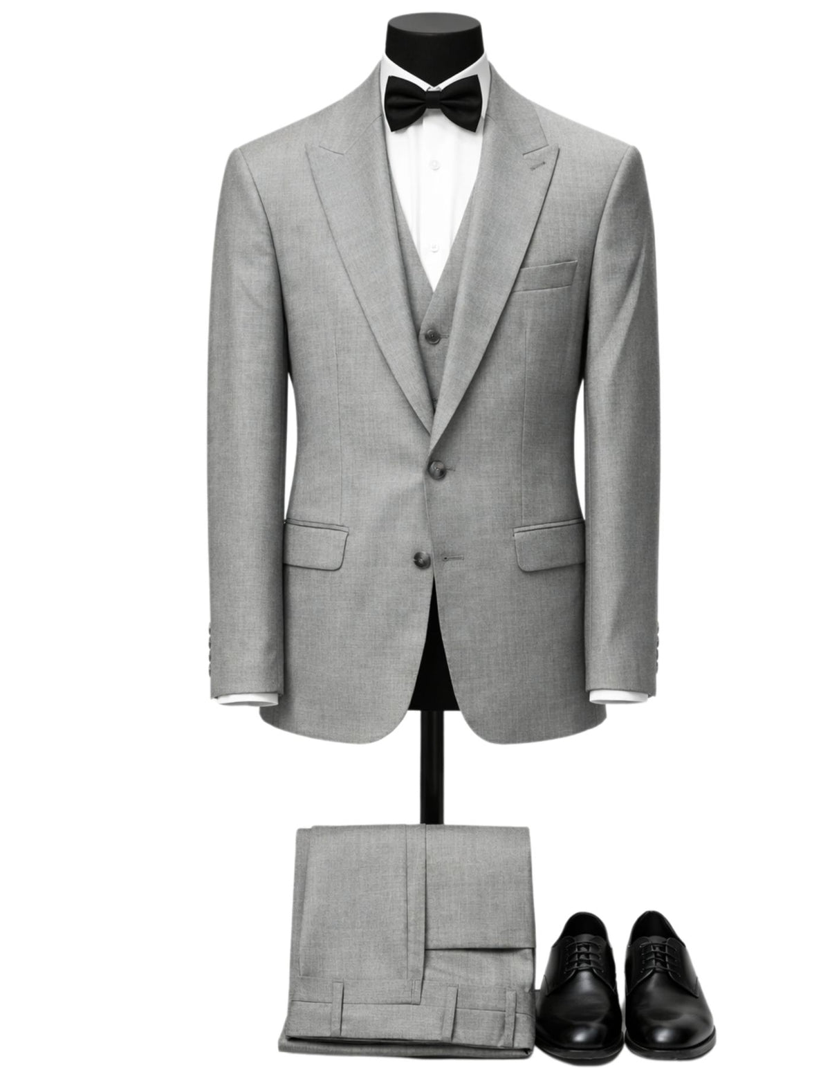 Edgers Men’s Three-Piece Suit.(FFF)