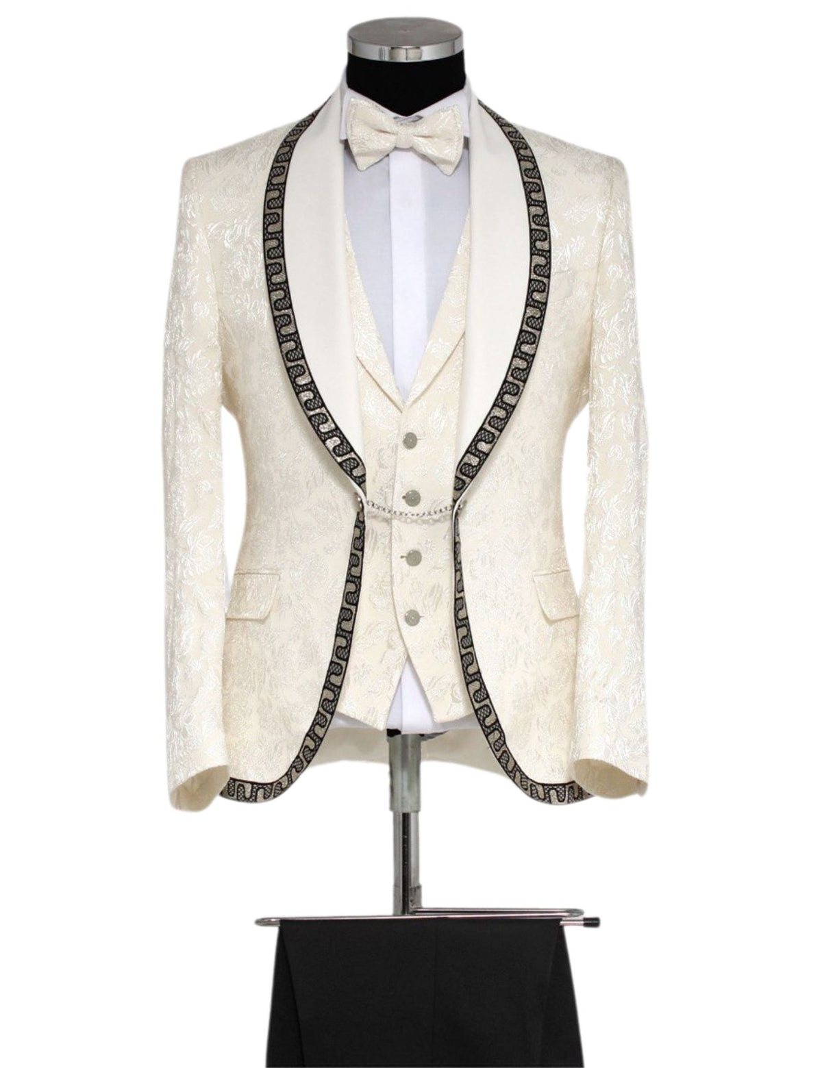 Edgers Men’s Three-Piece Suit + Bow tie