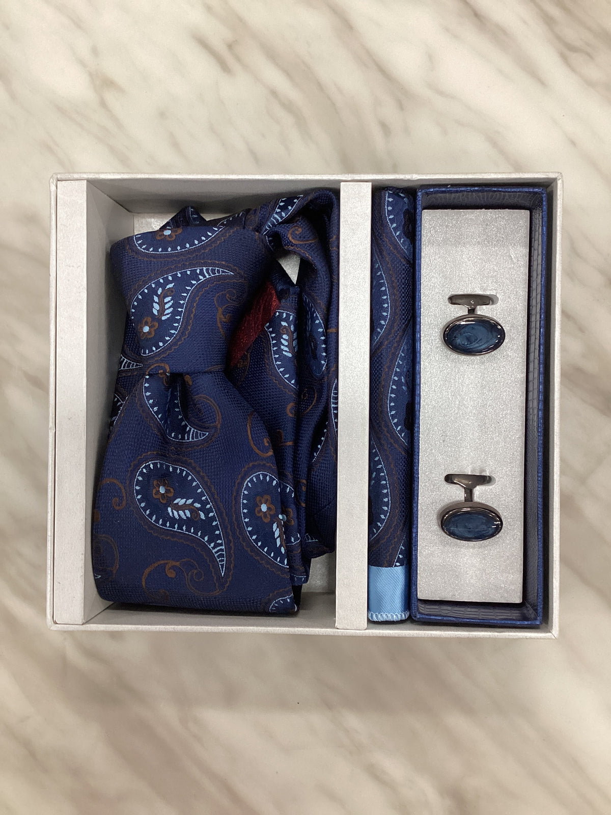 Pierre Cavelli Men’s Paisley Tie, Pocket Square & Cufflinks Gift Set