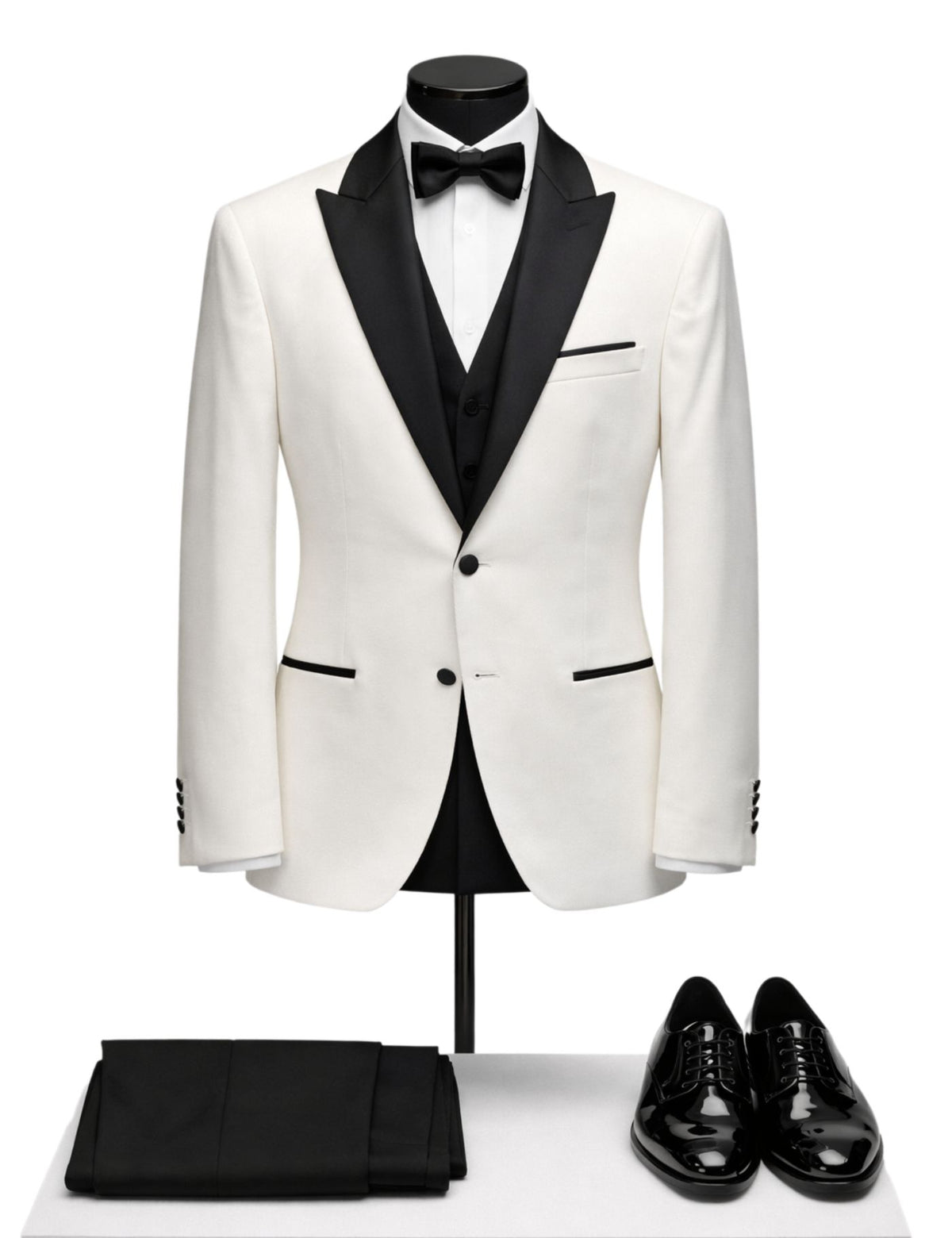 MCR Men’s Three-Piece Suit.(FFF)