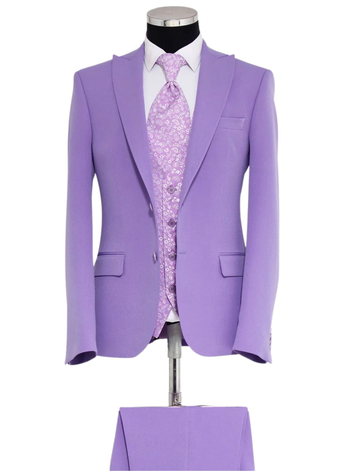 Masculini Men’s Three-Piece Suit + Tie