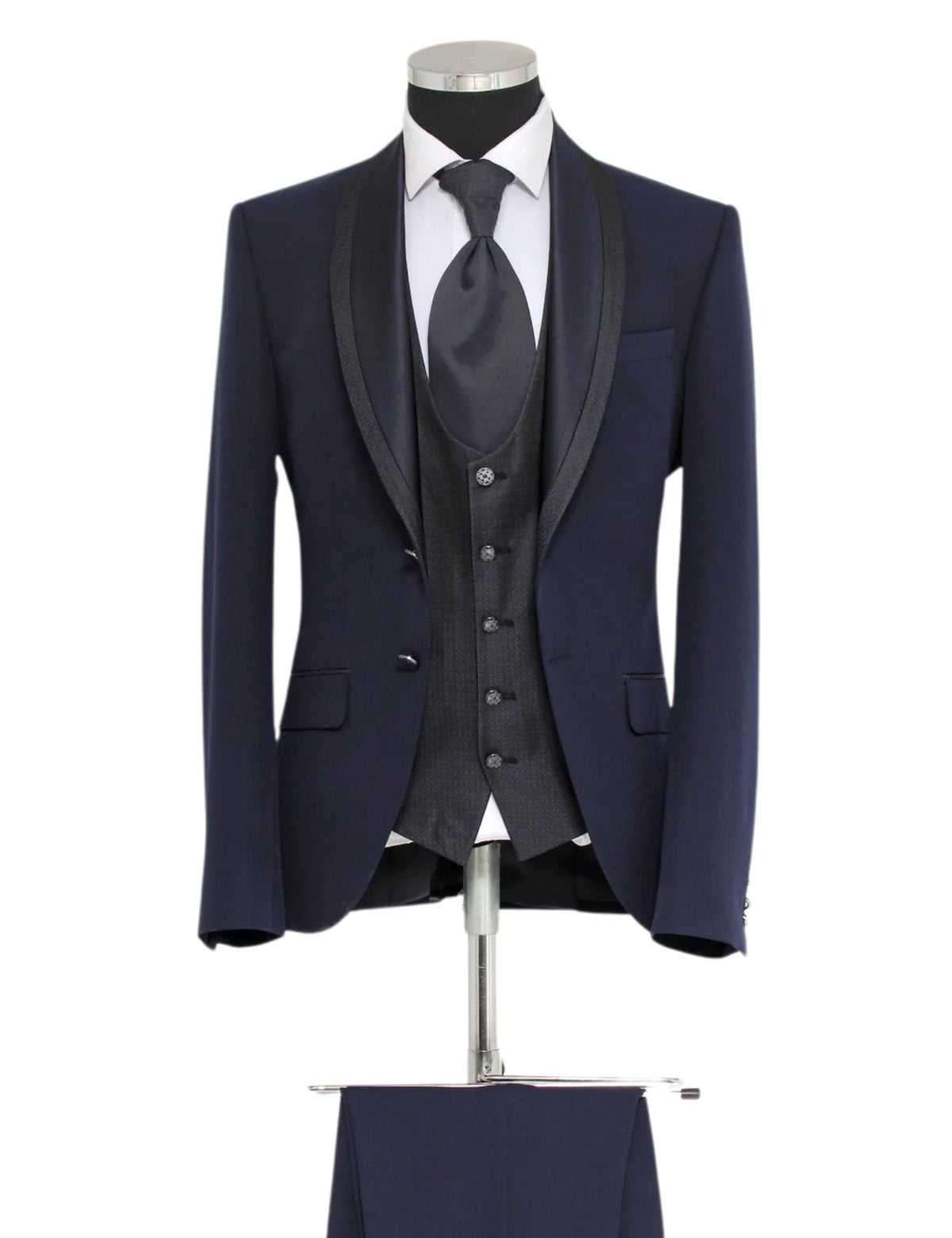 Masculini Men’s Three-Piece Suit + Tie.(FFF)