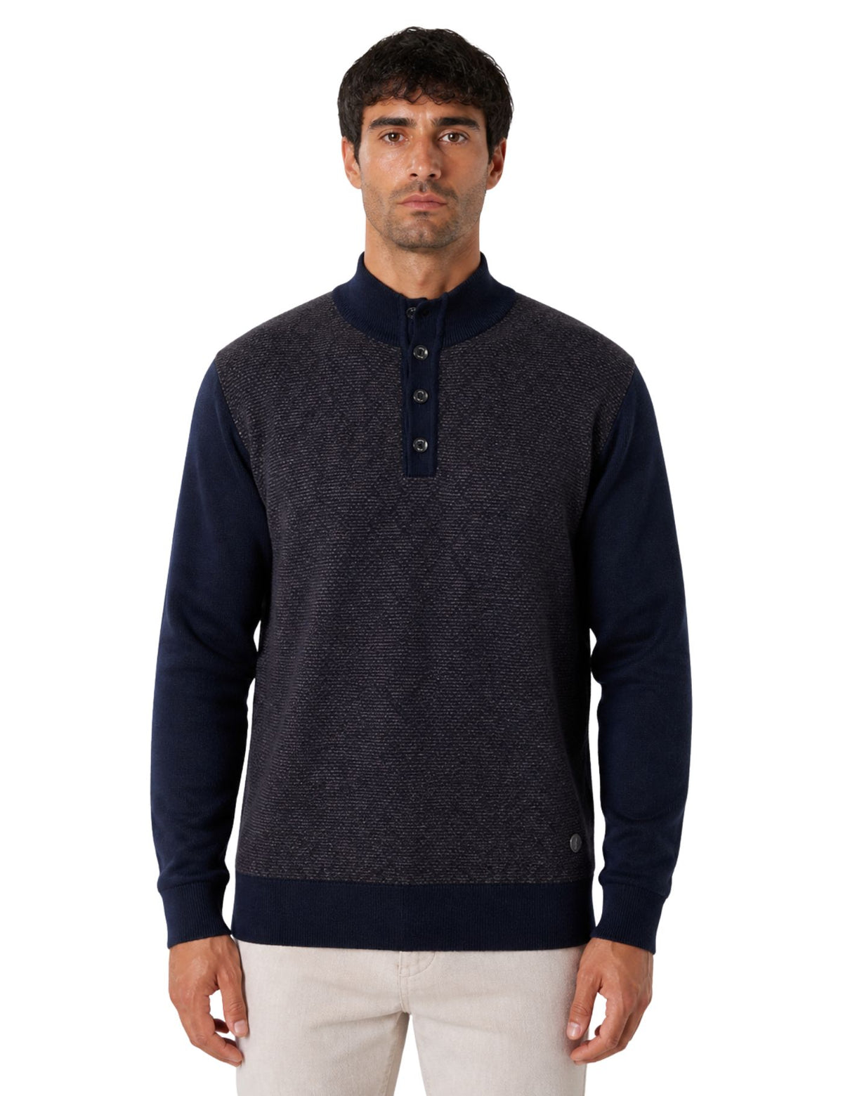 Piserro Hensley Sweater.(FFF)