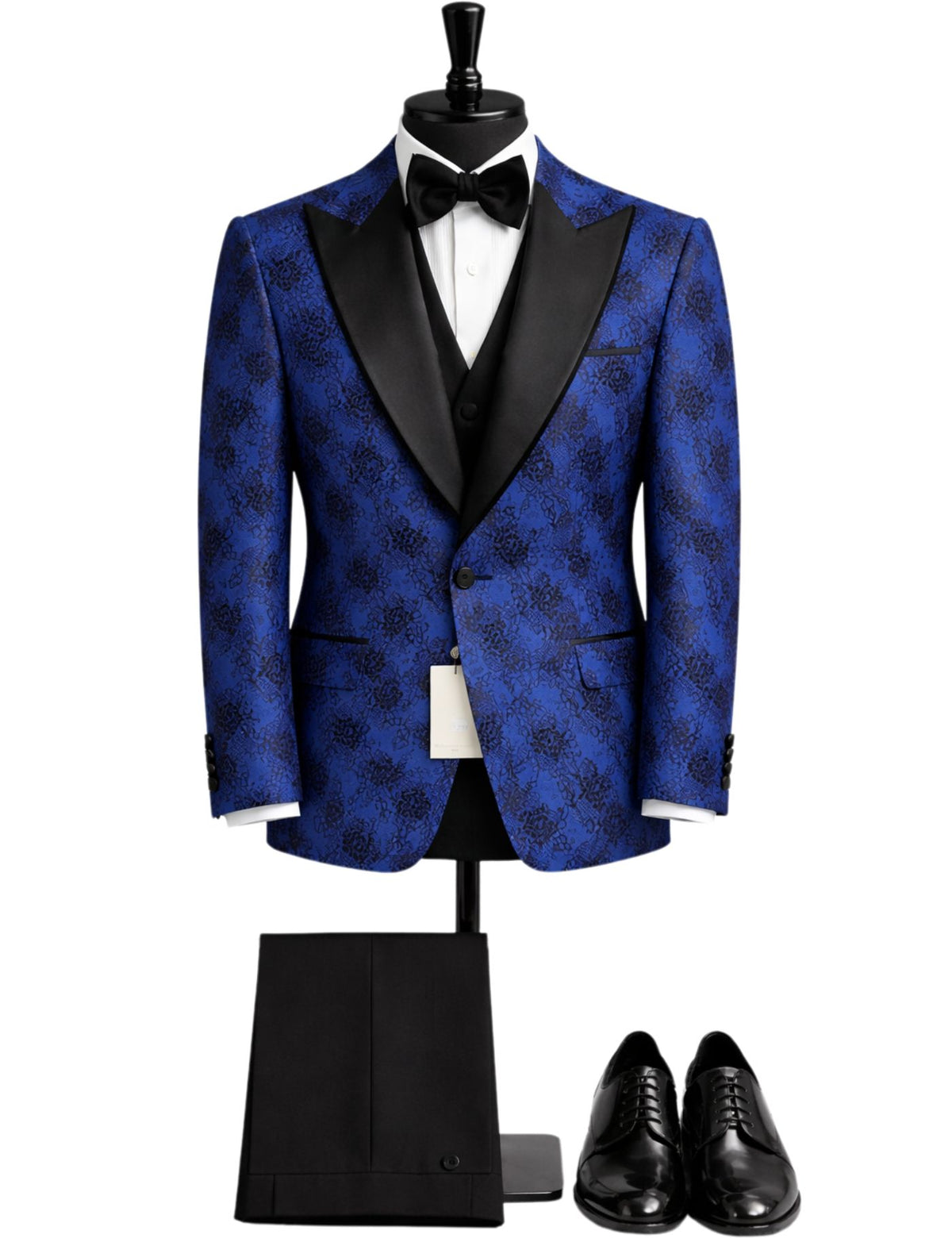 Sartoria Men’s Three-Piece Suit + Bow tie.(FFF)