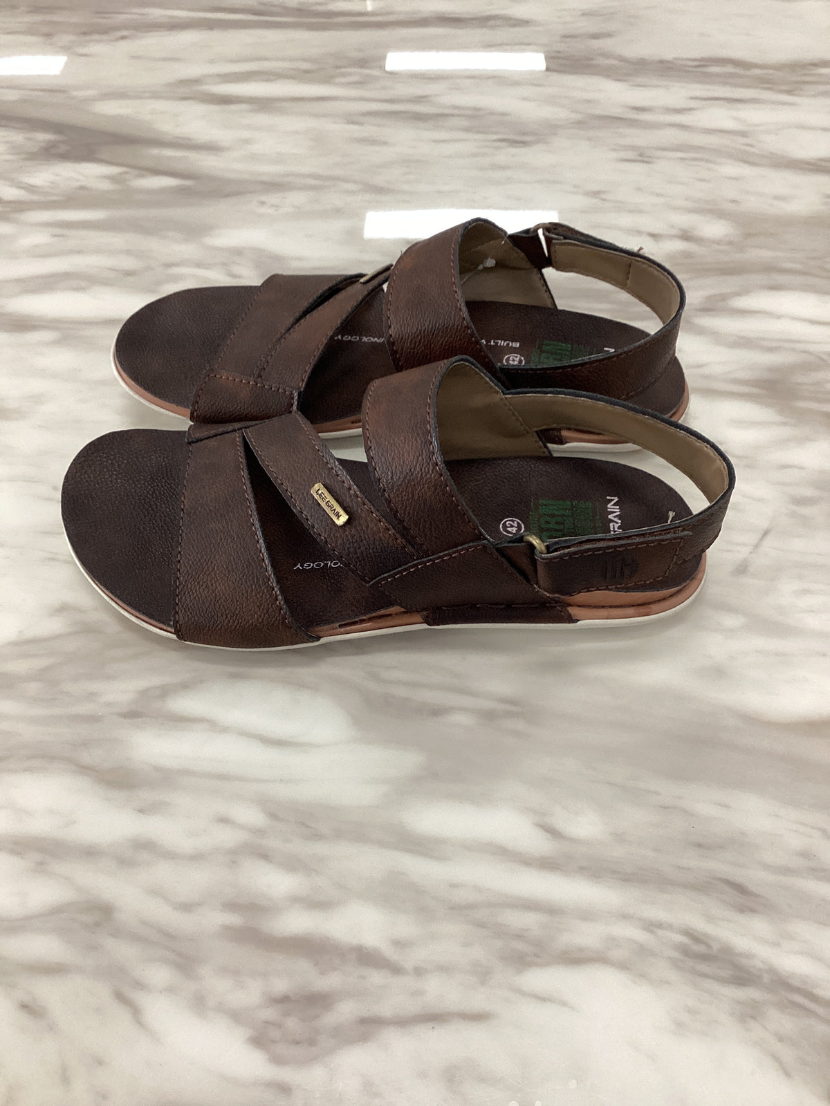 Lee Grain Men’s Casual Leather Sandals