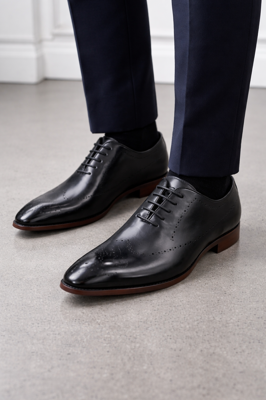 Men’s Black Leather Oxford Shoes – Classic Brogue Formal Style