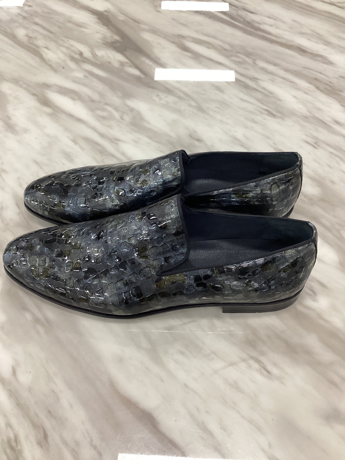 Marco Divaio Men’s Shiny Patterened