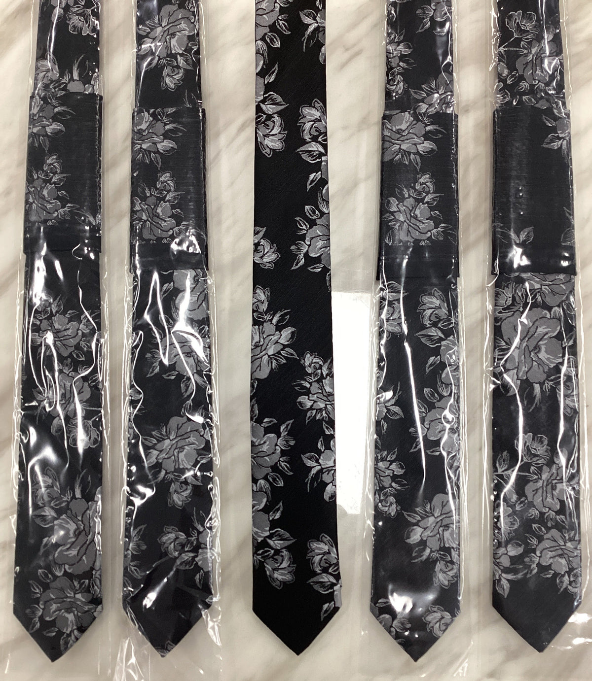 Formal Men’s Necktie with Pocket Square