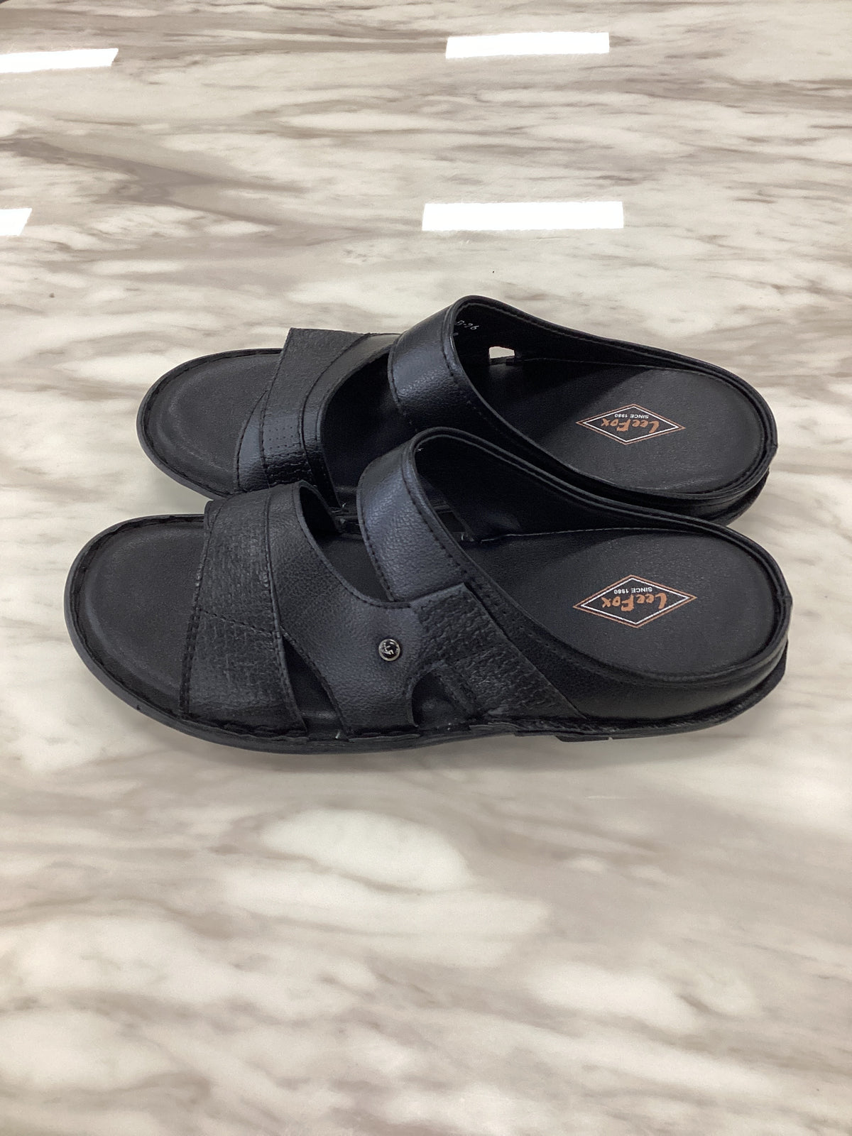 Leefox Men’s Casual Leather Sandals