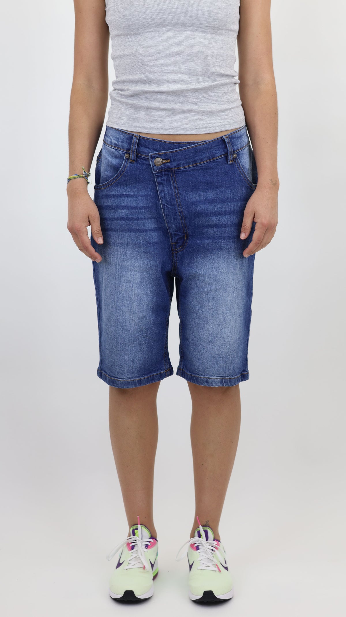 Women’s Denim Knee-Length Shorts – Relaxed Fit