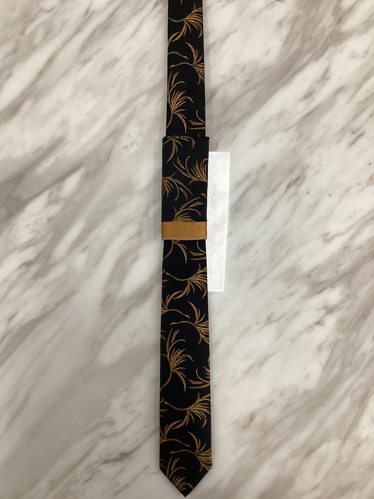 Formal Men’s Necktie with Pocket Square