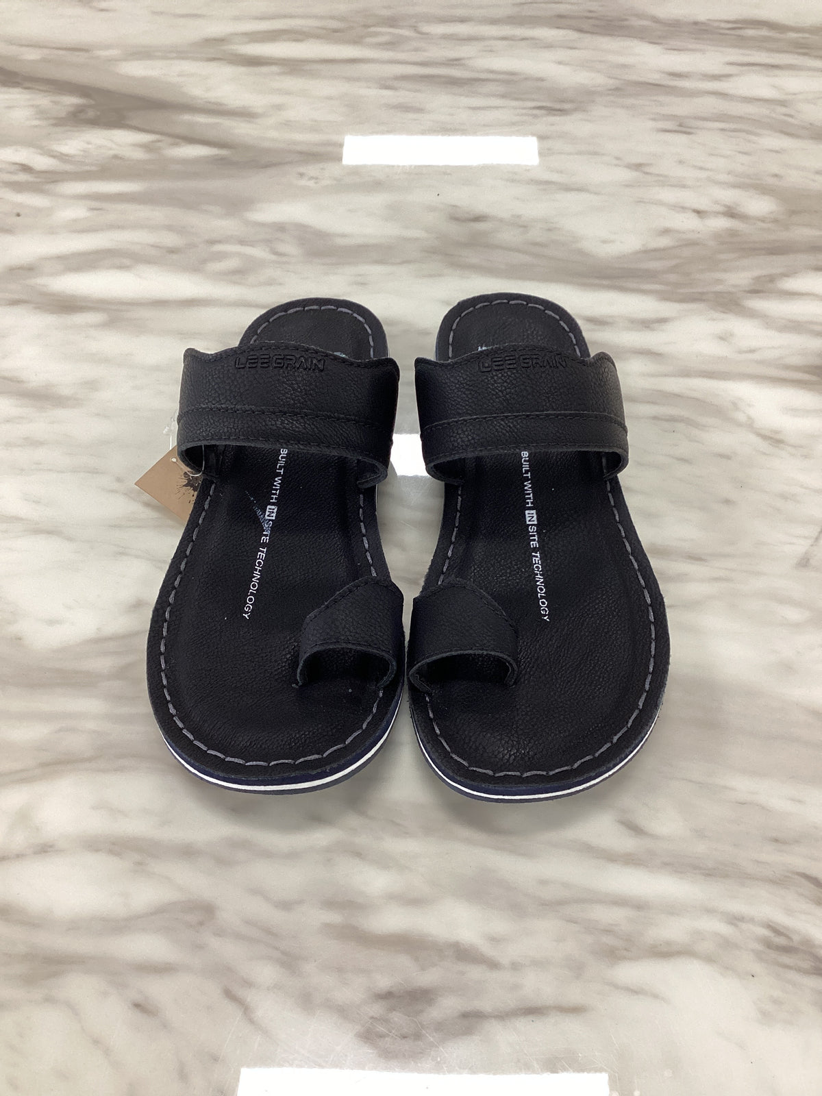 Lee Grain Men’s Classic Black Toe-Ring Leather Sandals