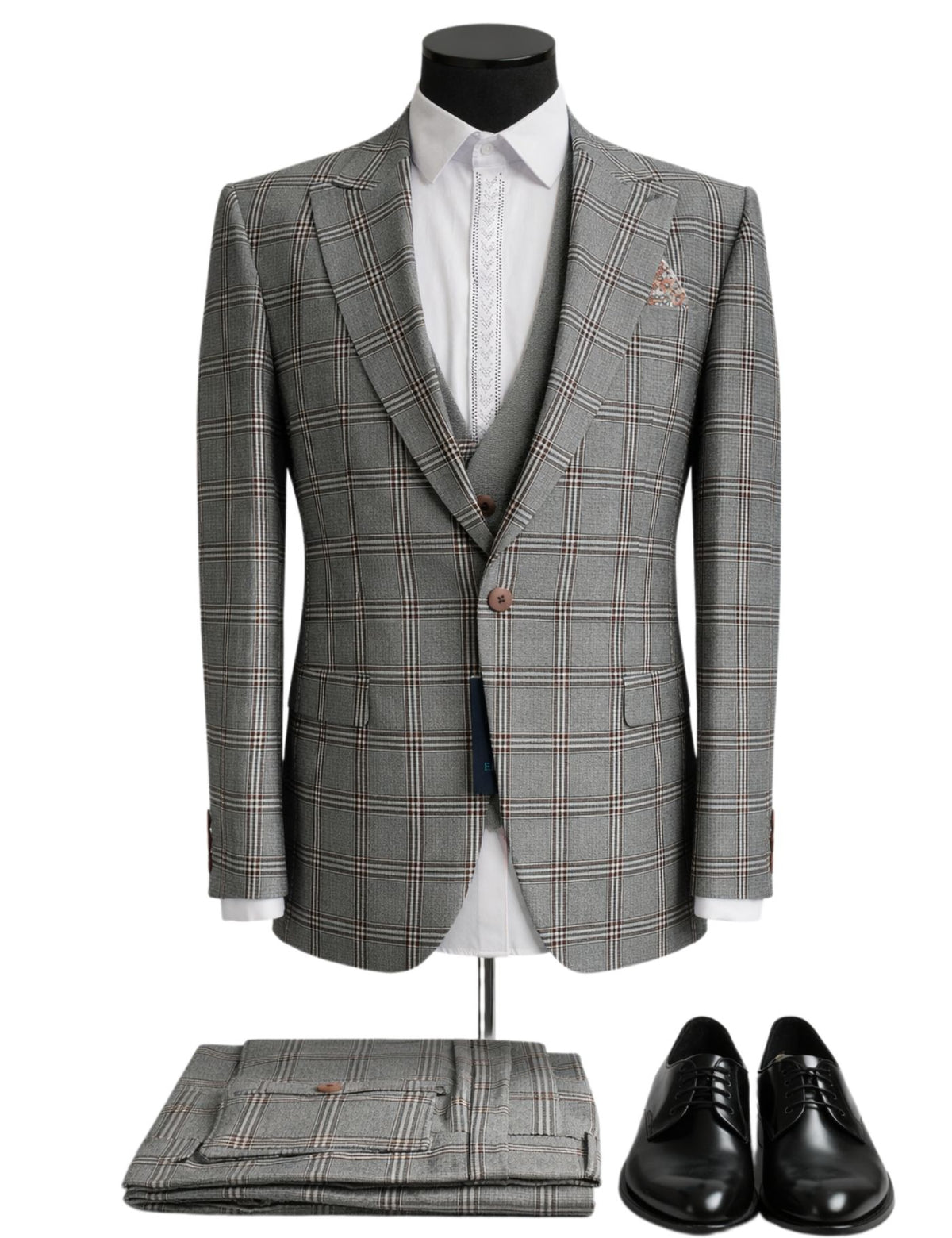 Edgers Men’s Three-Piece Suit.(FFF)