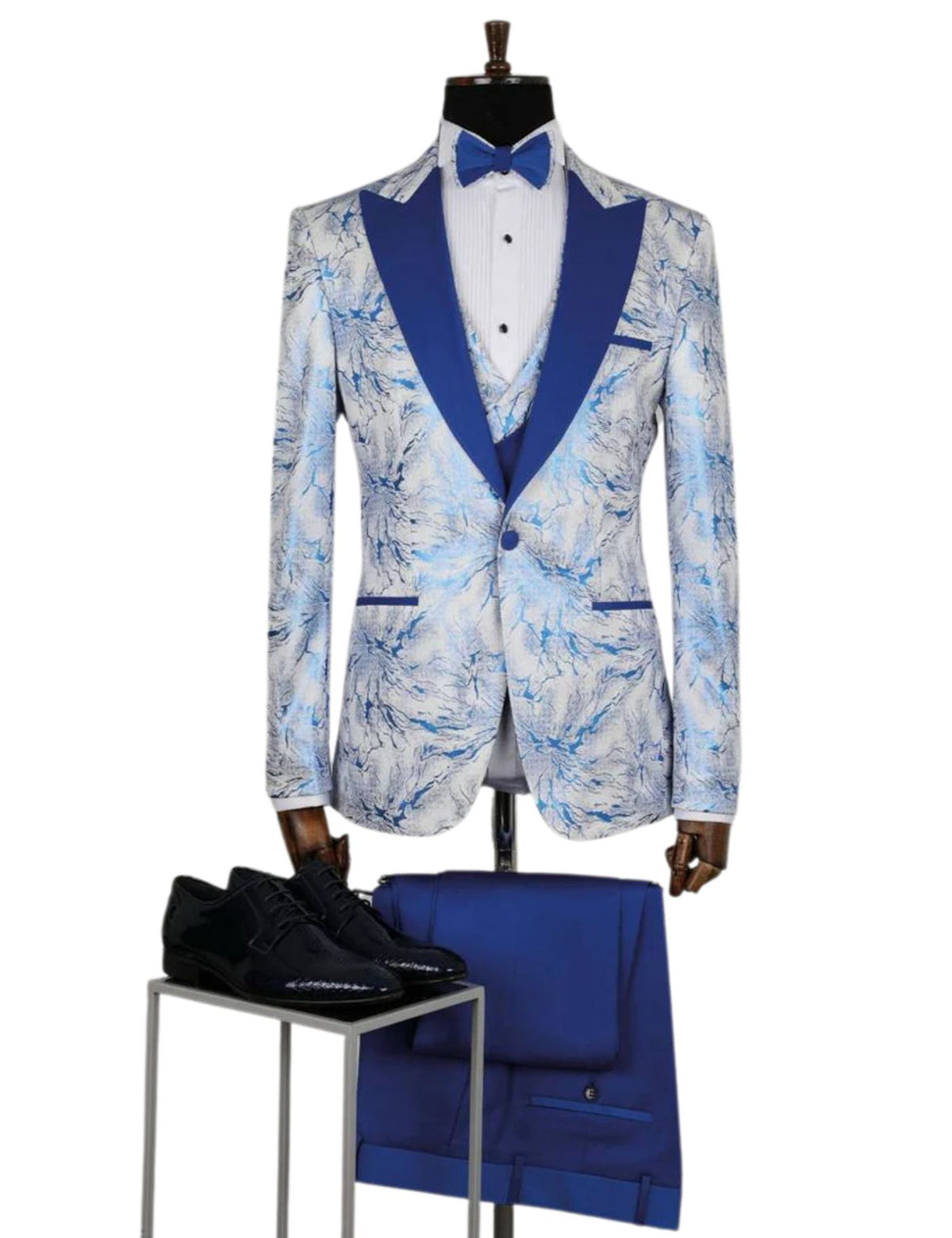 Edgers Men’s Three-Piece Suit + Bow tie.(FFF)