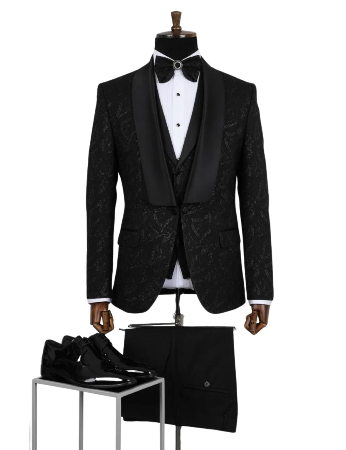 Edgers Men’s Three-Piece Suit + Bow tie