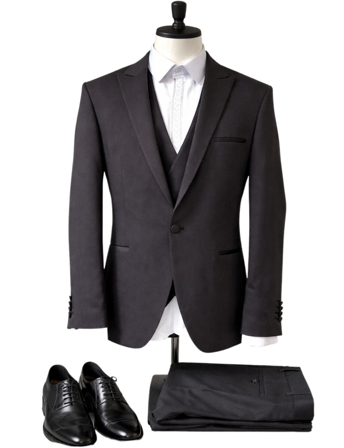 Edgers Men’s Three-Piece Suit +Bow tie.(FFF)