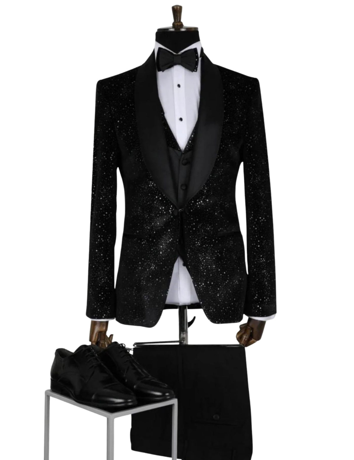 Edgers Men’s Three-Piece Suit + Bow tie.(FFF)