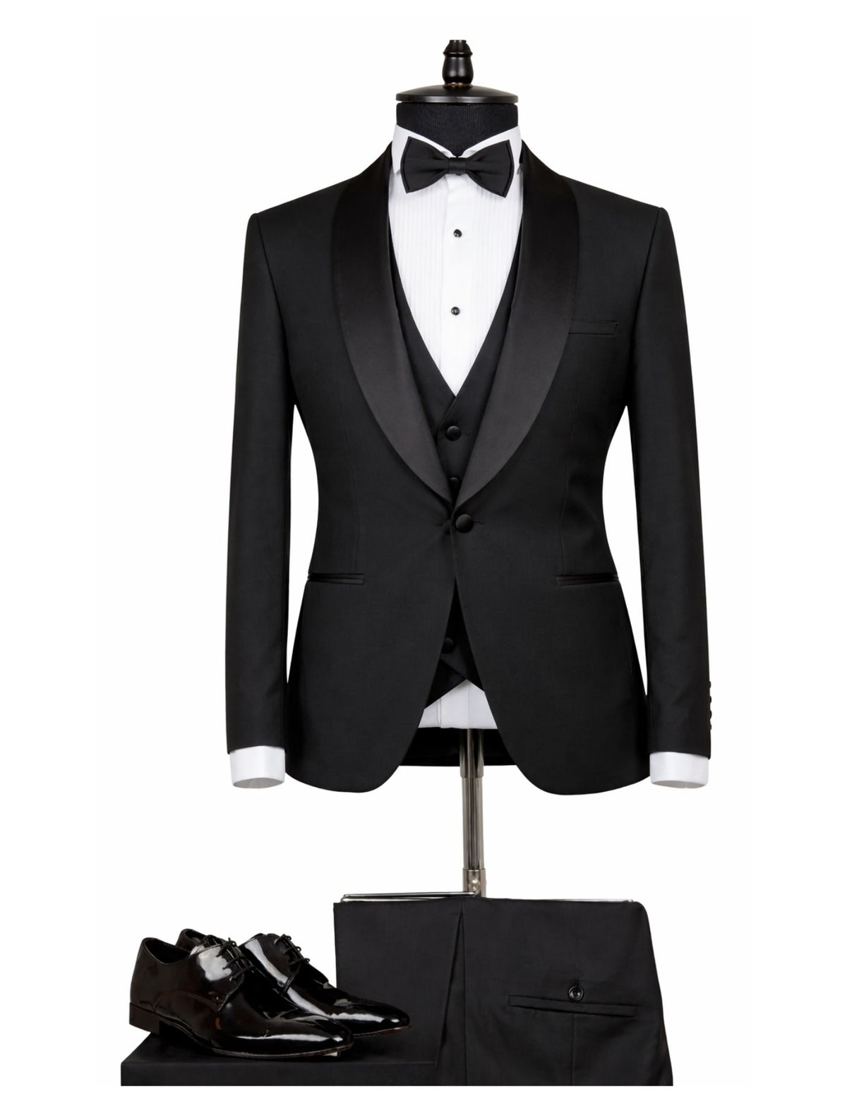 Edgers Men’s Three-Piece Suit + Bow tie