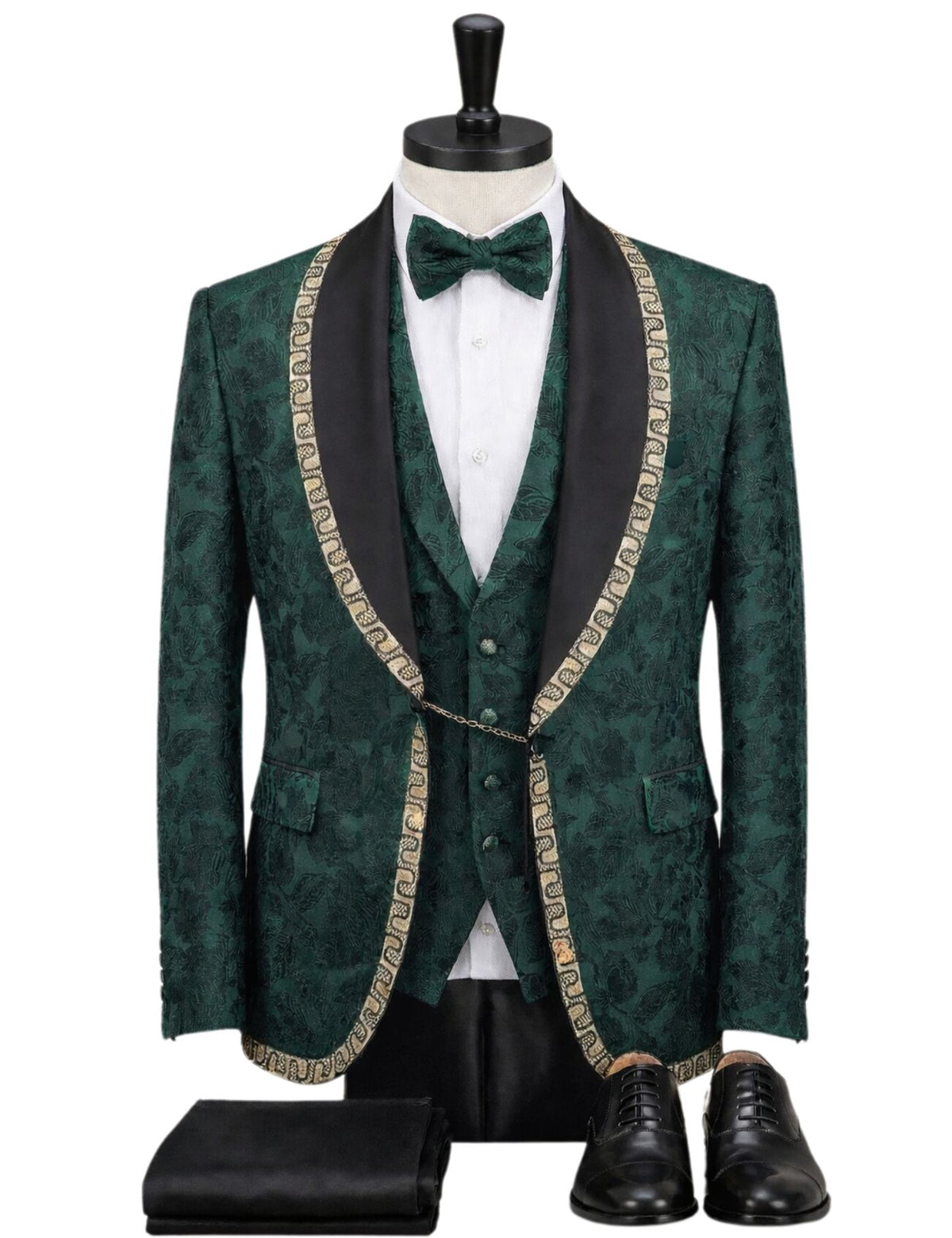 Edgers Men’s Three-Piece Suit + Bow tie