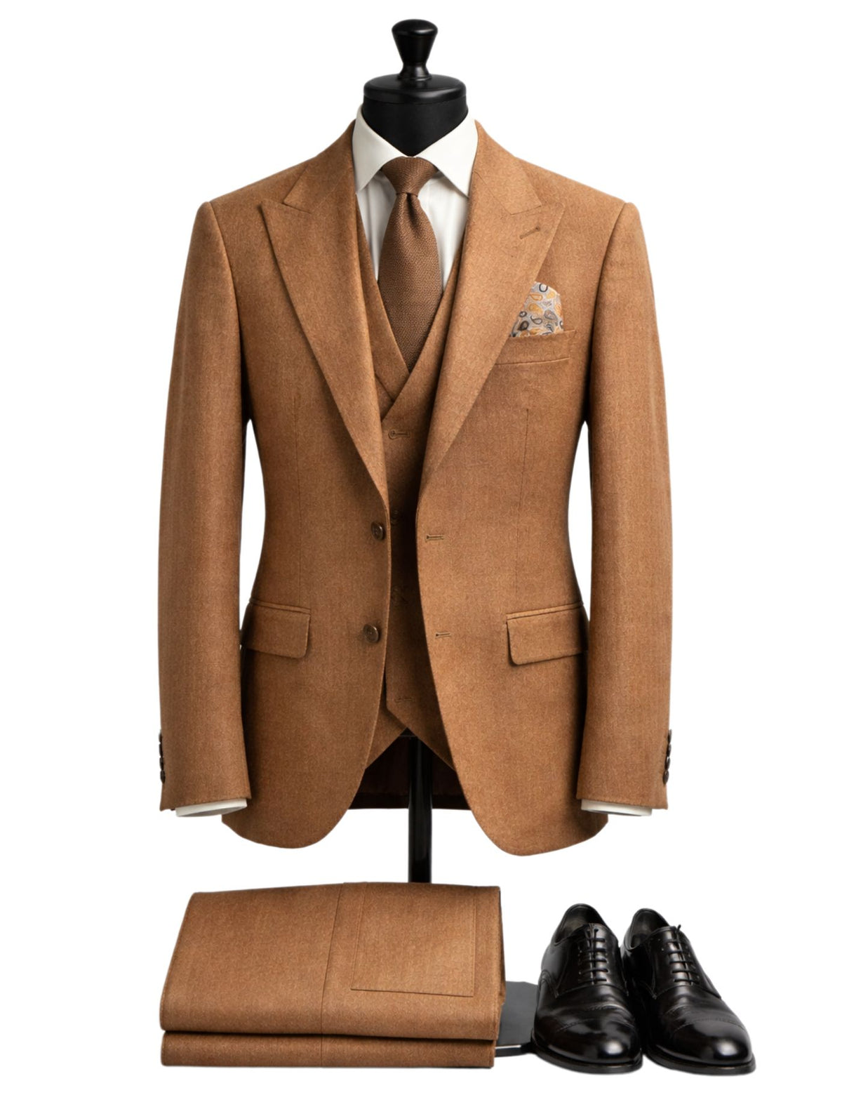 Edgers Men’s Three-Piece Suits.(FFF)