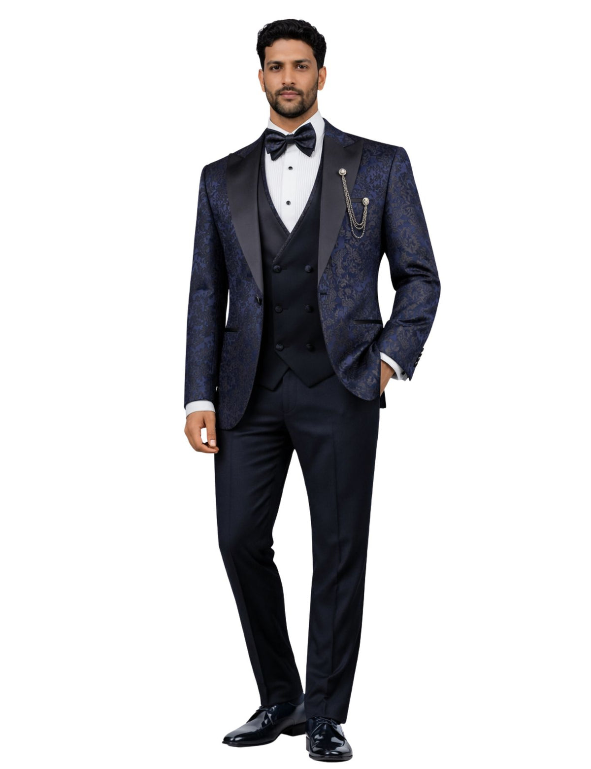 Edgers Men’s Three-Piece Suit +Bow tie