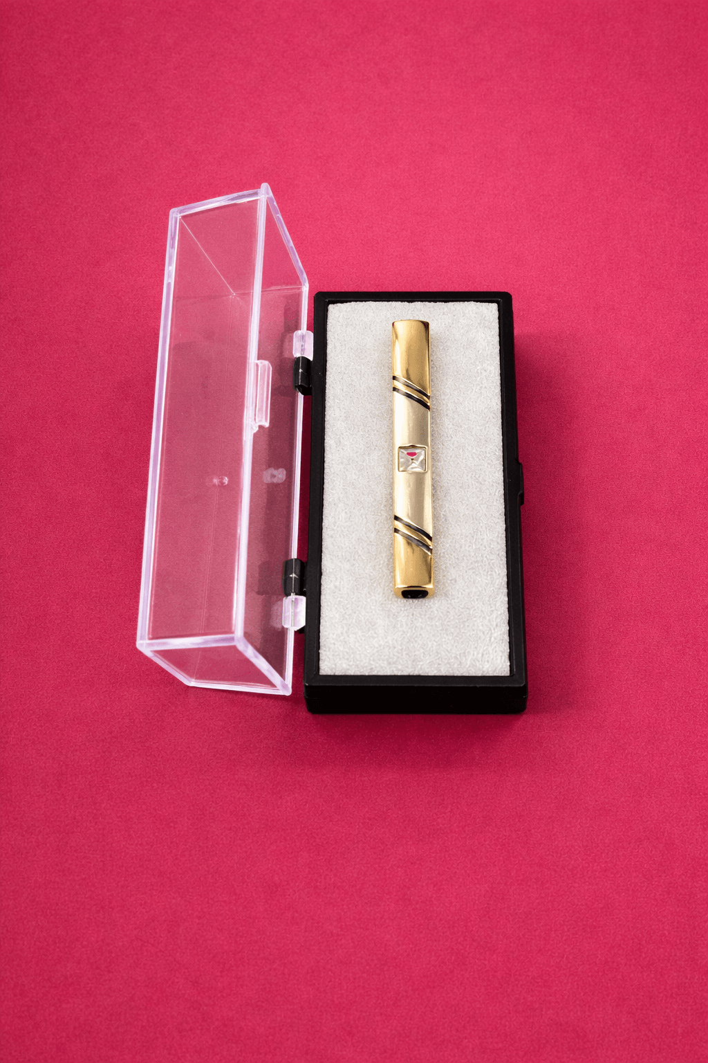Gold Tie Clip with Diagonal Black Accents & Crystal Detail – Premium Men’s Formal Accessory