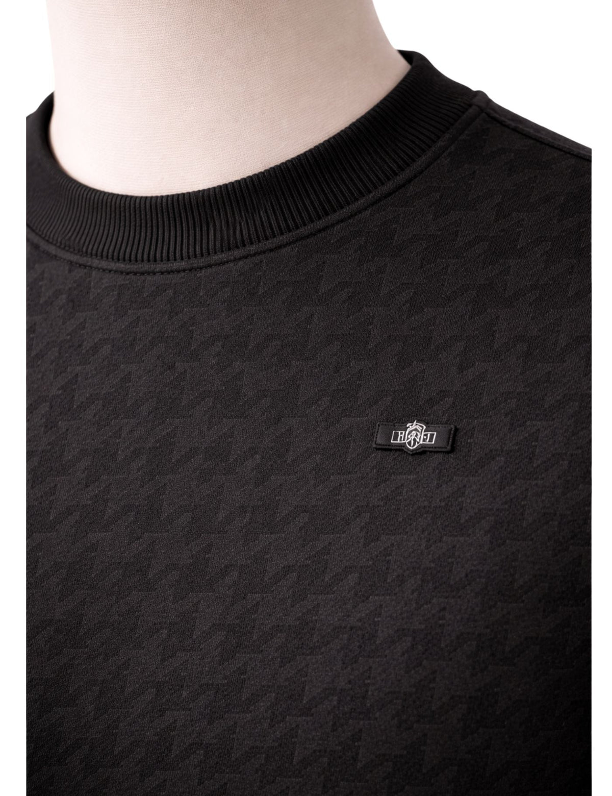 Lionette Sweater.(FFF)