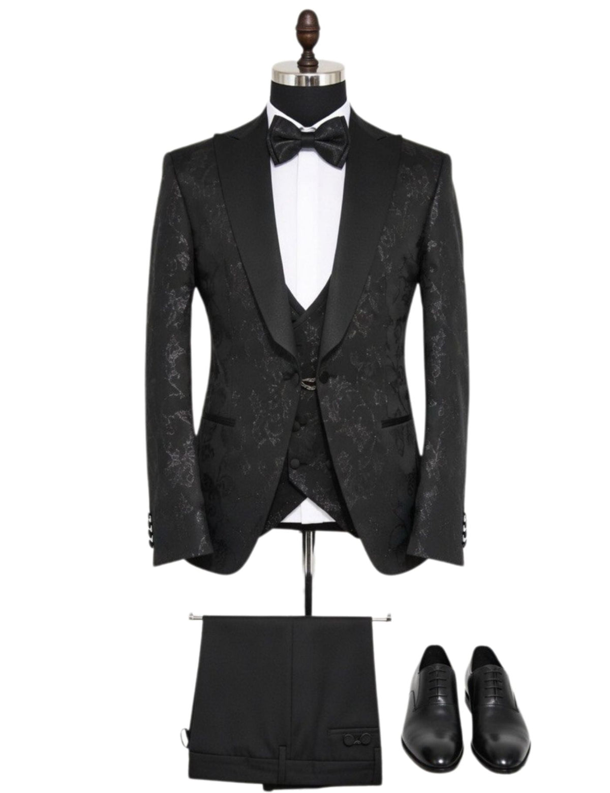 Masculini Men’s Three-Piece Suit + Bow tie