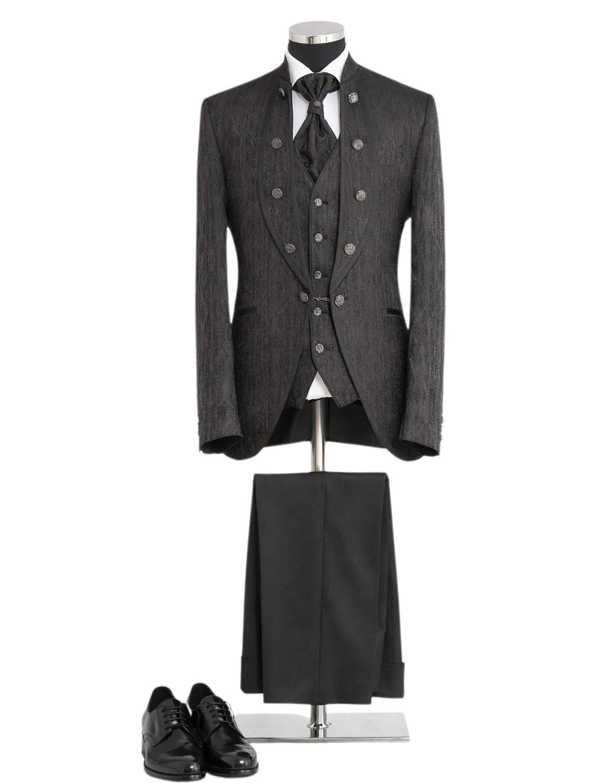 Masculini Men’s Three-Piece Suit + Tie.(FFF)