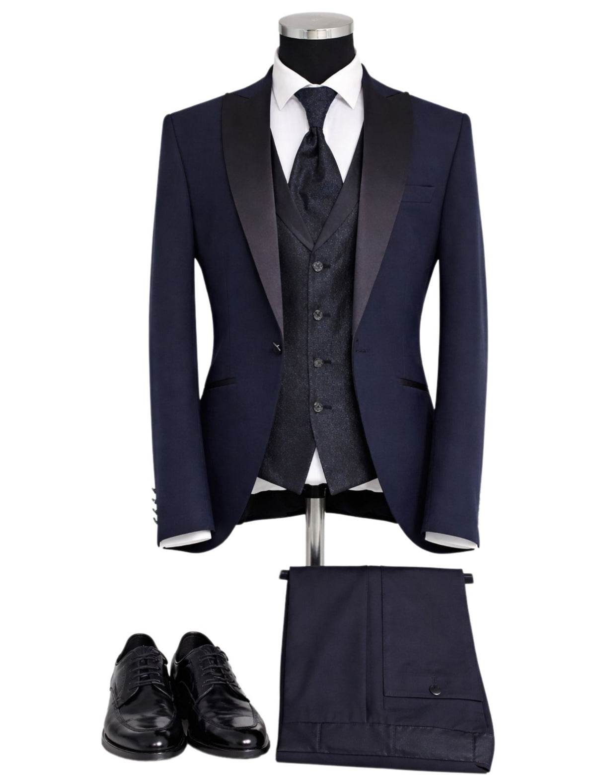 Masculini Men’s Three-Piece Suit + Tie.(FFF)