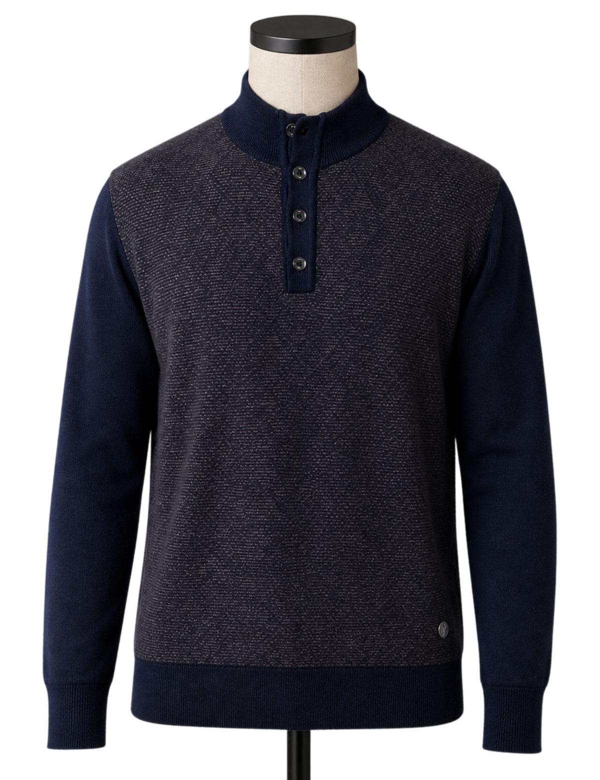 Piserro Hensley Sweater.(FFF)