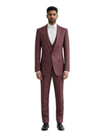 Three-piece suit.(FFF)